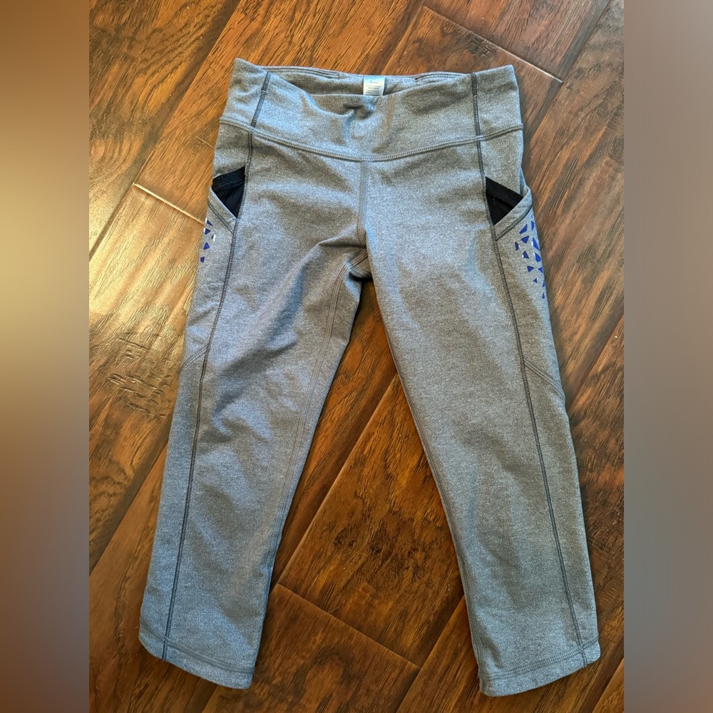 Ivivva by lululemon girls size 10 leggings/capri
